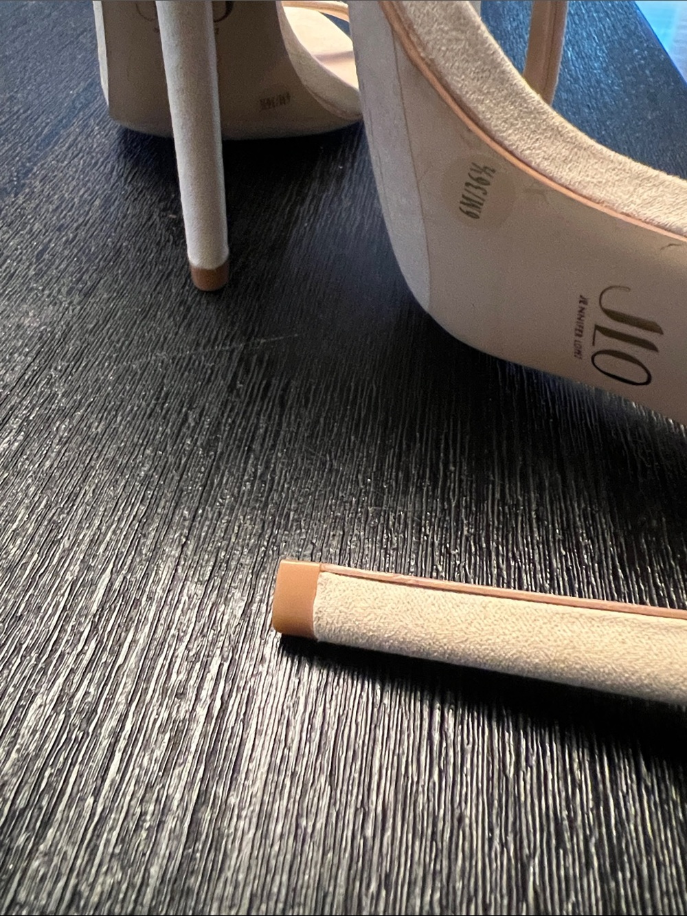 Jennifer Lopez Nude Crystal-Embellished Pointed Heel Sandals - Picture 5 of 5
